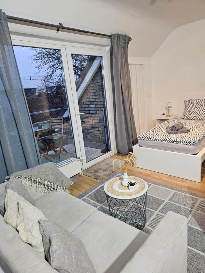 Modern Studio Near Duesseldorf Airport & Messe/Fair メーアブッシュ エクステリア 写真