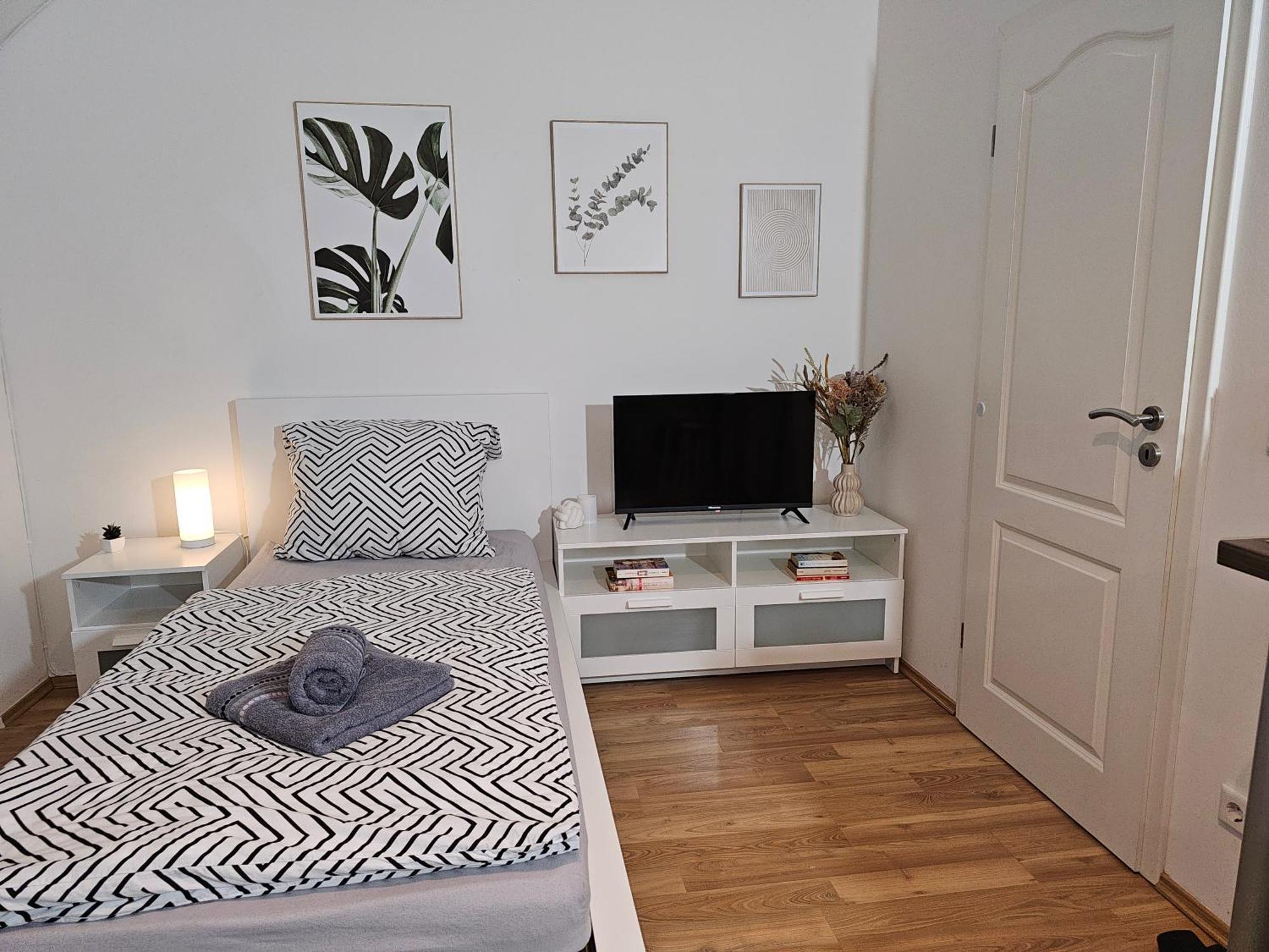 Modern Studio Near Duesseldorf Airport & Messe/Fair メーアブッシュ エクステリア 写真